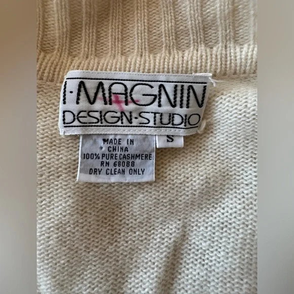 Vintage I. Magnin Cream Ivory Cashmere V Neck Knit Elegant Sweater - Picture 4 of 4